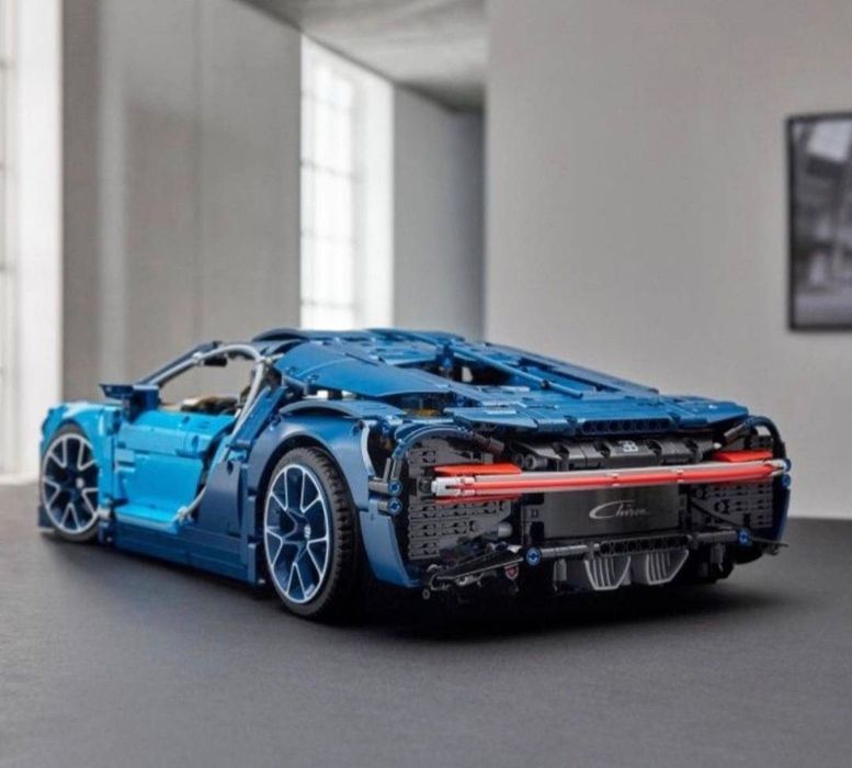 Конструктор Bugatti Chiron 1:8 (42083)
