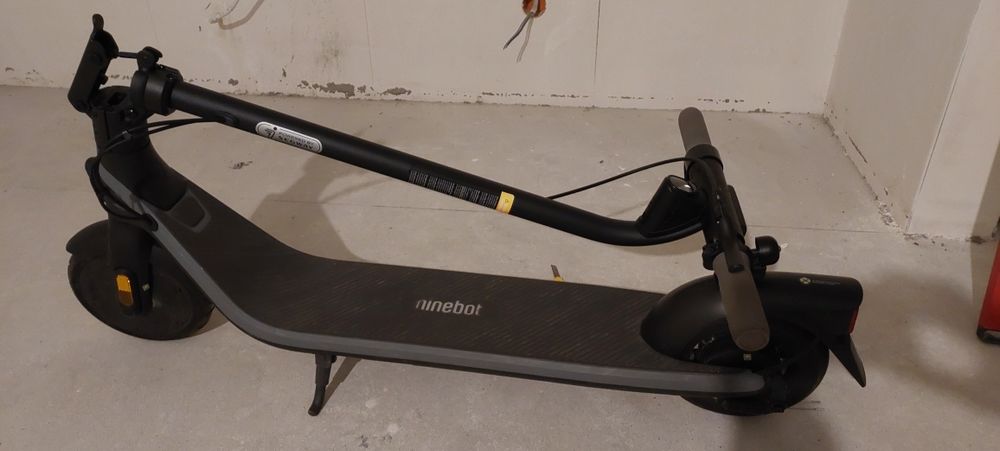 Hulajnoga elektryczna Segway Nineboot E2 prawie nowa