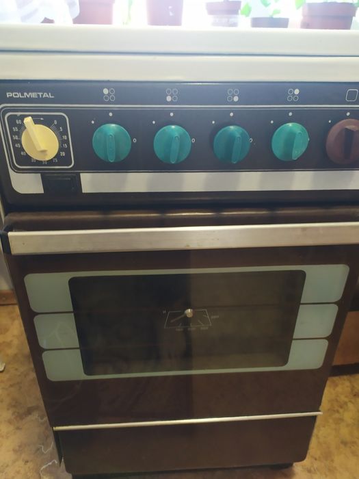 Газова плита в гарному стані