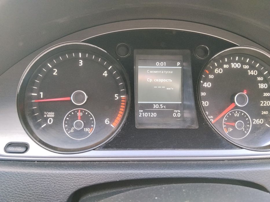 Volkswagen Passat б7 седан 2.0 TDI