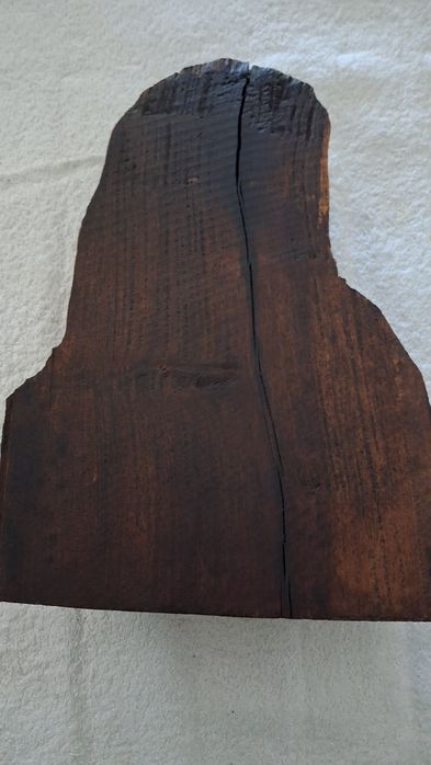 Escultura em madeira do busto de Jesus