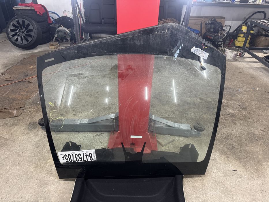 Скло лобове model Y