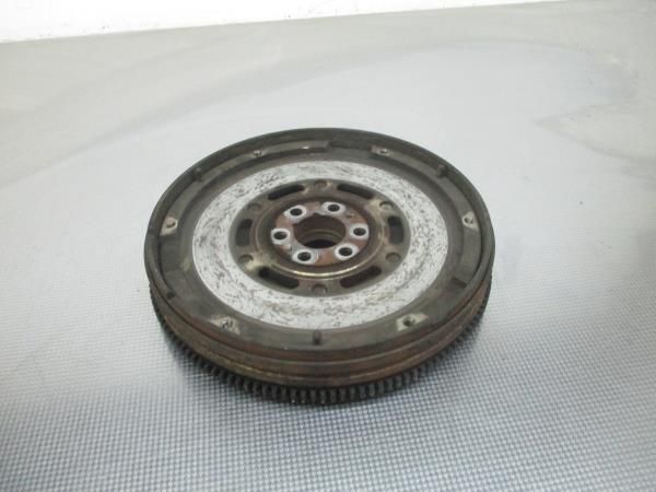 Volante do motor VOLKSWAGEN Passat (3B2)