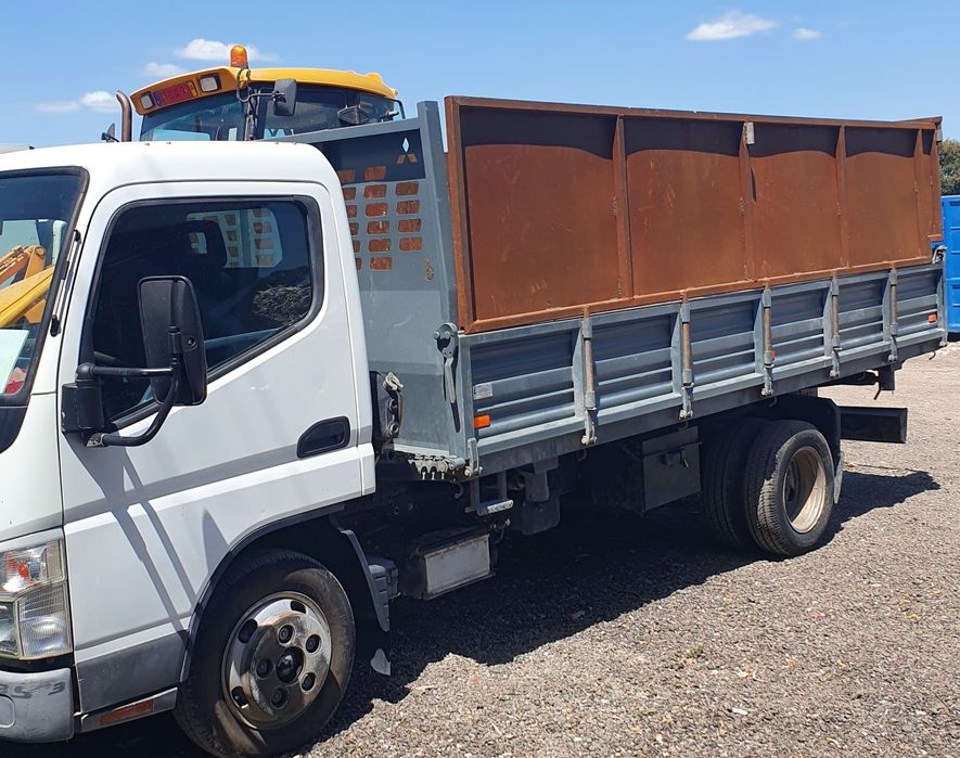 CARRINHAS e CONTENTORES de todas as dimensões para recolha de entulho
