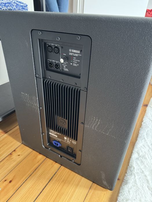 Yamaha DSR118W 18” 800W aktywny subwoofer – stan idealny