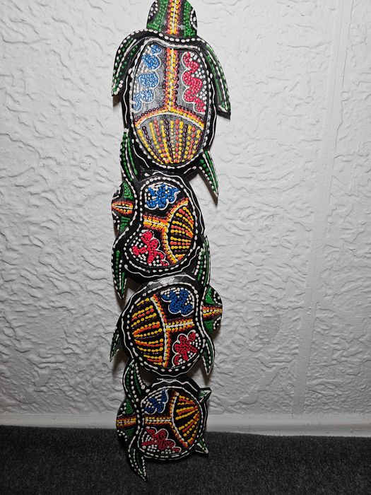 Płaskorzeźba żółwie