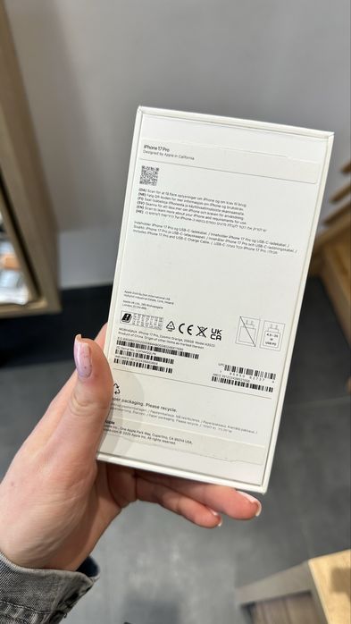 Open Box iPhone 17 Pro 256Gb Cosmic Orange