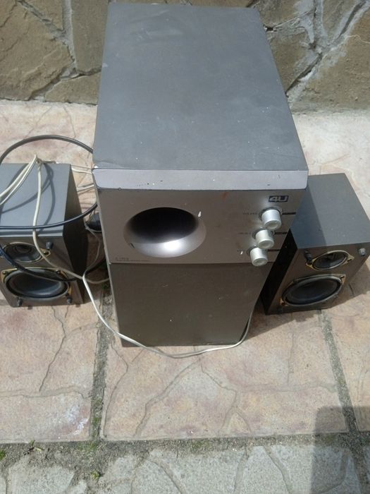 Продам усилитель с колонками