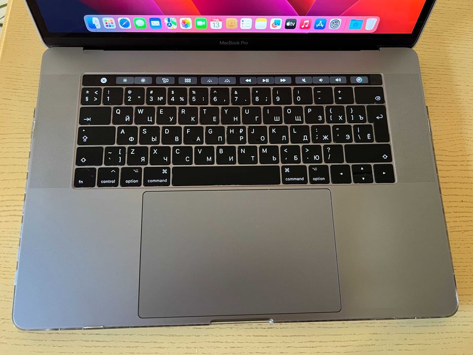 Macbook Pro 15" 2018 I7 16/512 gb a1707 TouchBar Space Gray