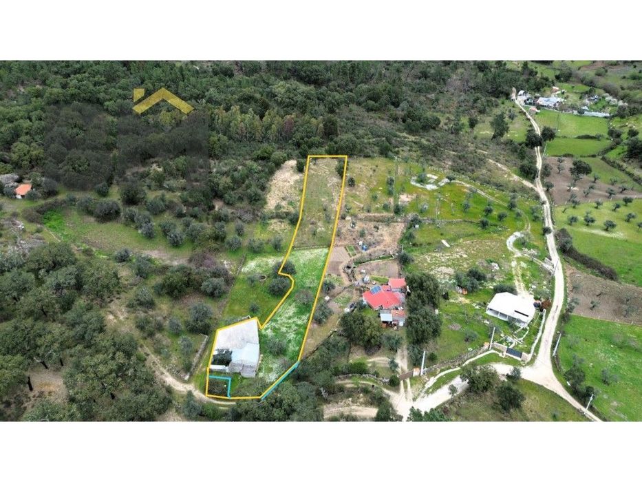Terreno rústico com aproximadamente 1.850 m², localizado próximo do...