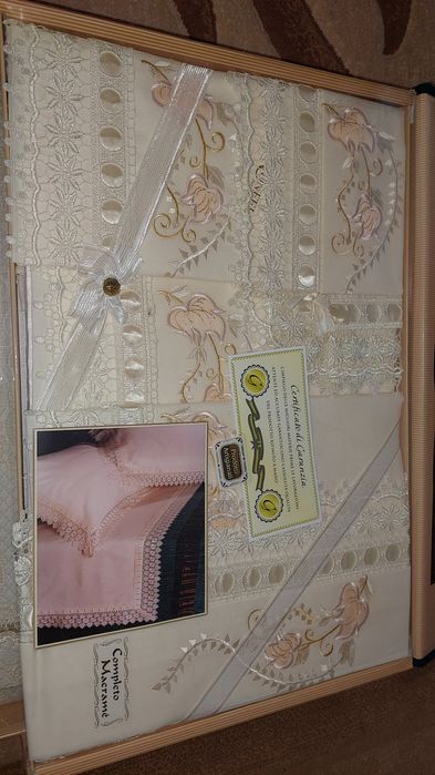 Італійський комплект текстилю . ЦІНА 3800 ГРН .