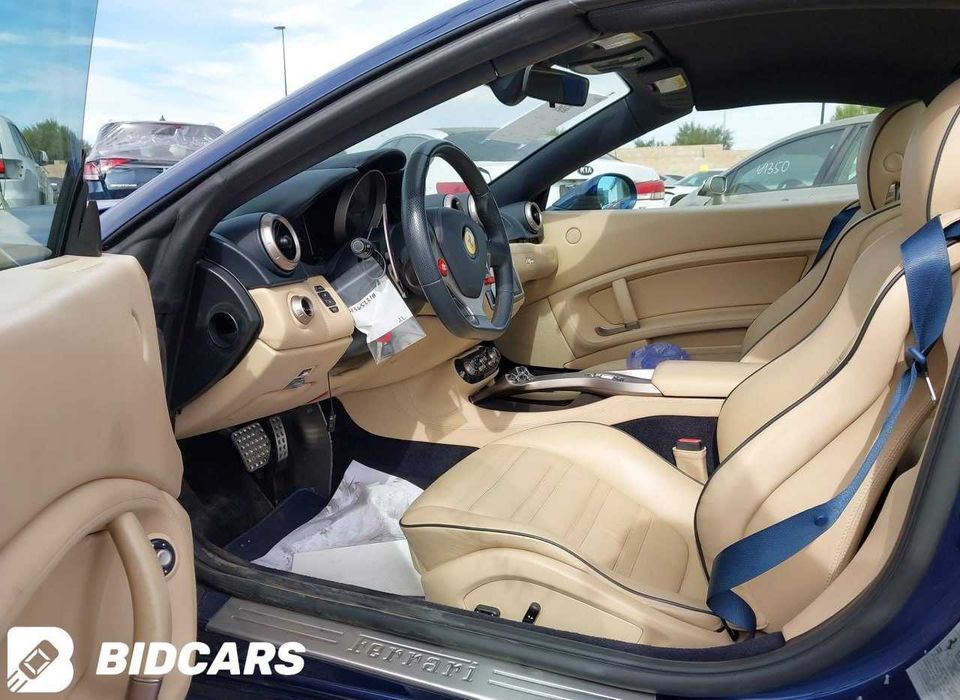 Części z Ferrari California 2010, 4.3L RWD (model USA).