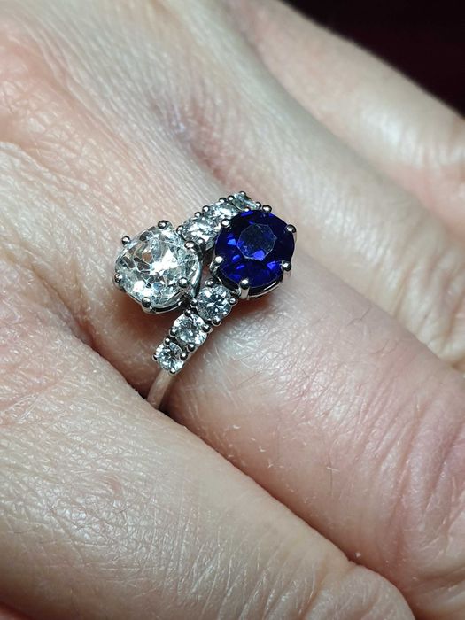 STARY 18ct pierścionek z diamentem 1,04ct + 0,38ct i szafirem 1,42ct
