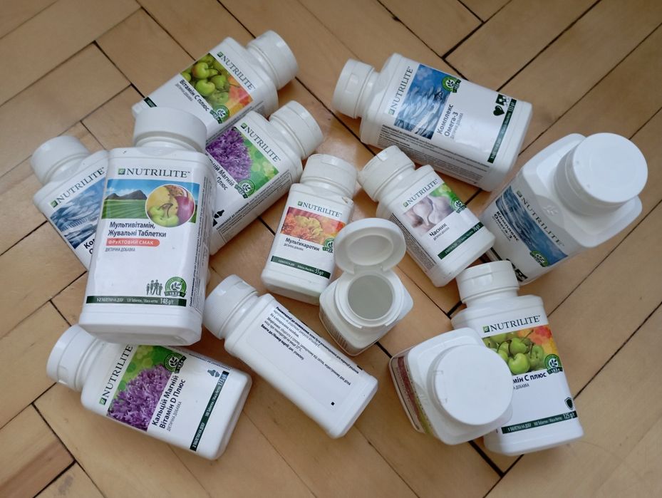 Віддам порожні контейнери коробочки з-під вітамінів