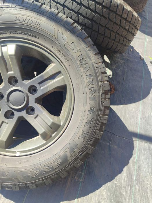 Диски з Шинами на 16 KIA Sorento 5*139,7. 4*4 Болотяна 245*70