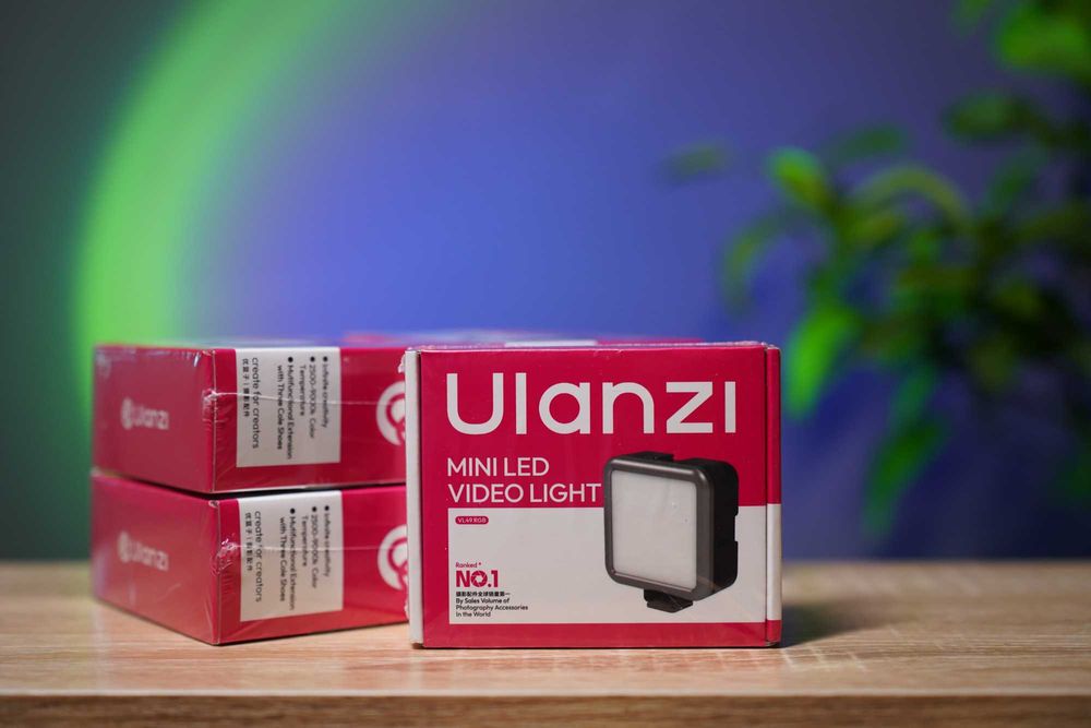 Ulanzi VL49 RGB — компактне накамерне RGB світло