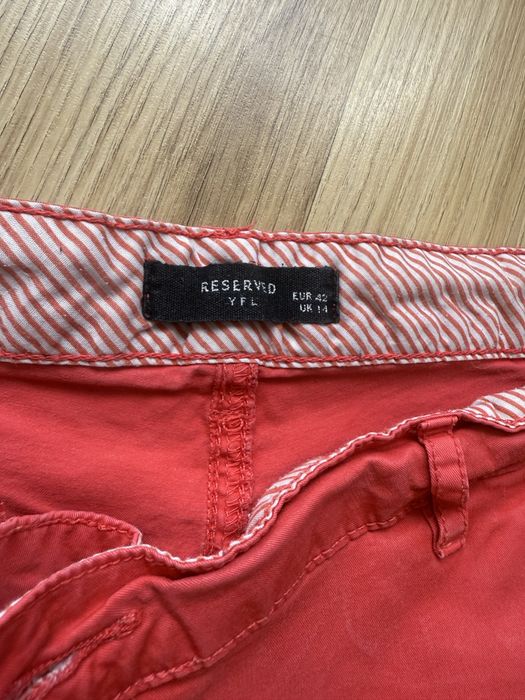 Spodenski czerwone Reserved 42