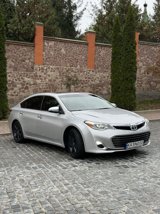 Пасажирські перевезення, індивідуальний трансфер на Тойота  Авалон