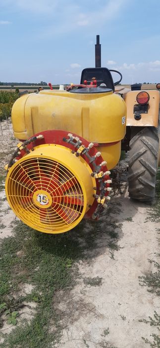 Opryskiwacz sadowniczy 200l
