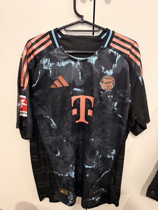 Koszulka wykazdowa Bayern Monachium 2xl 17 Olise
