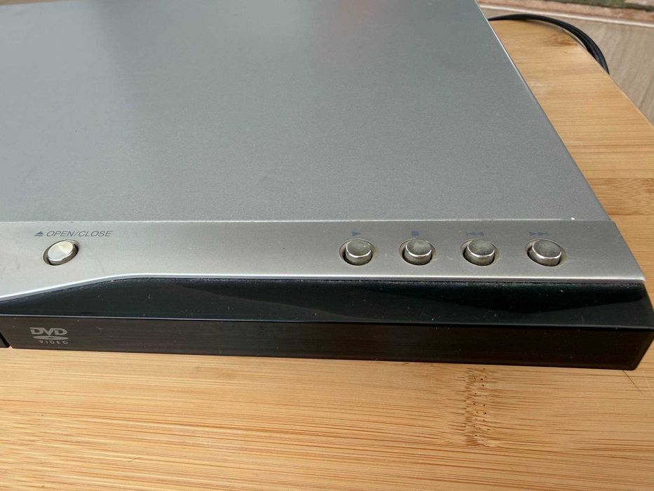 DVD програвач LG DK677X