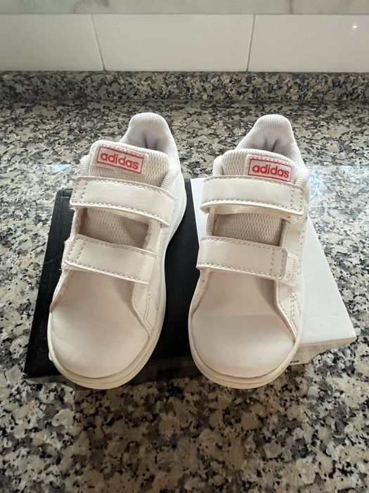 Ténis Adidas Advantage I