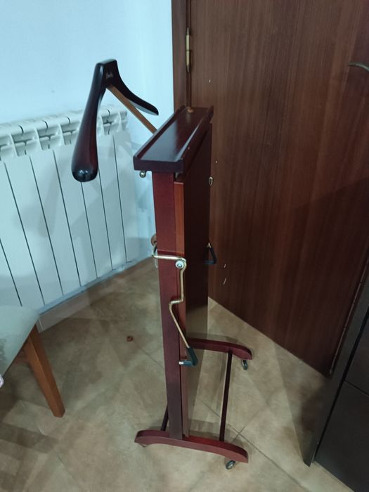 Cabide de fatos com aquecimento