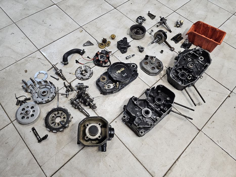 Aprilia Minarelli rv4 silnik części Tuareg skrzynia kapa wał cylinder