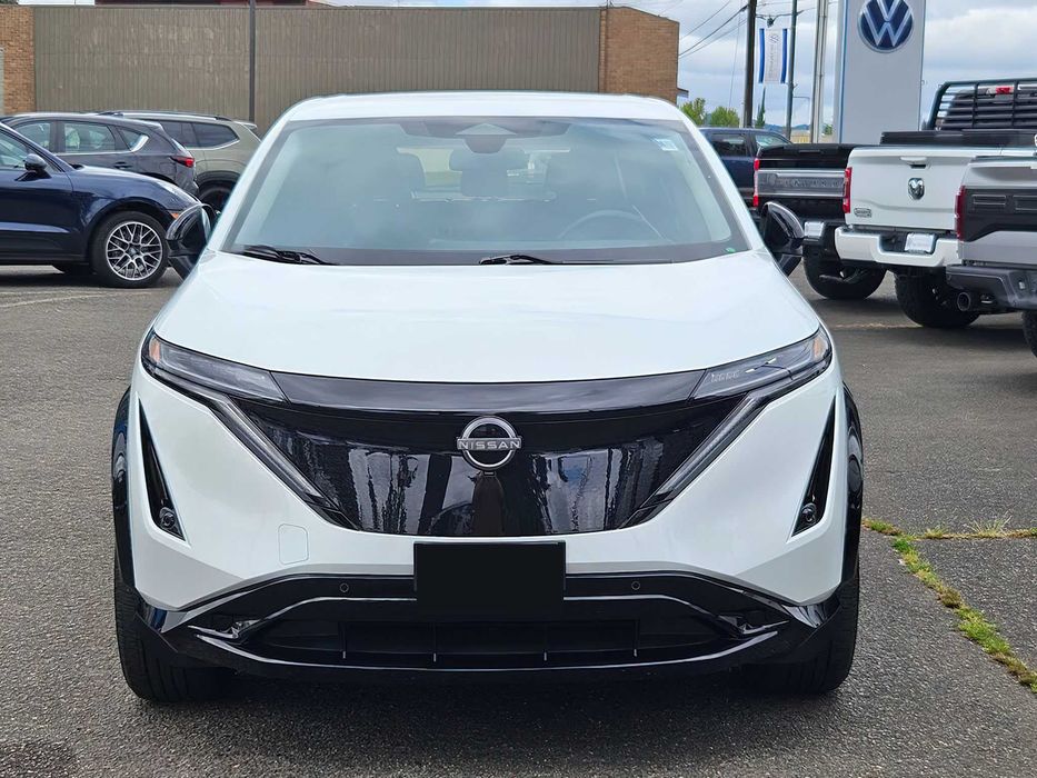 Nissan Ariya      2023