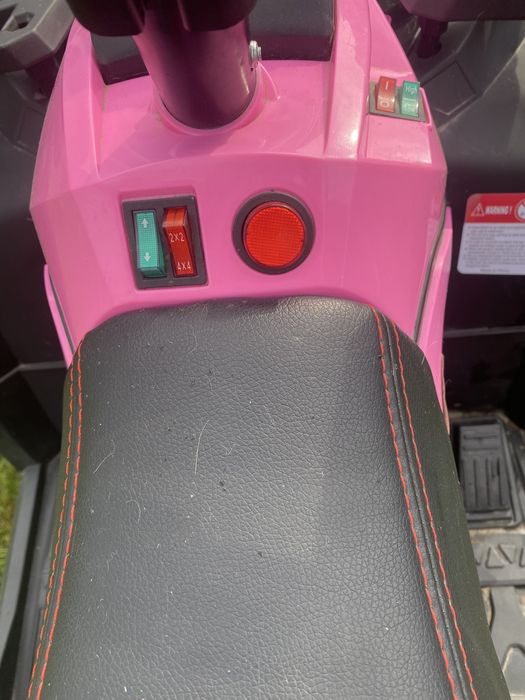 Квадроцикл дитячий на акамуляторі