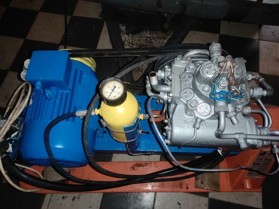 Компрессор высокого давления к2-150 для метана,заправка газом авто