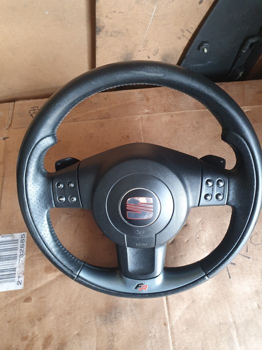Volante Seat Leon 1P DSG (PATILHAS)