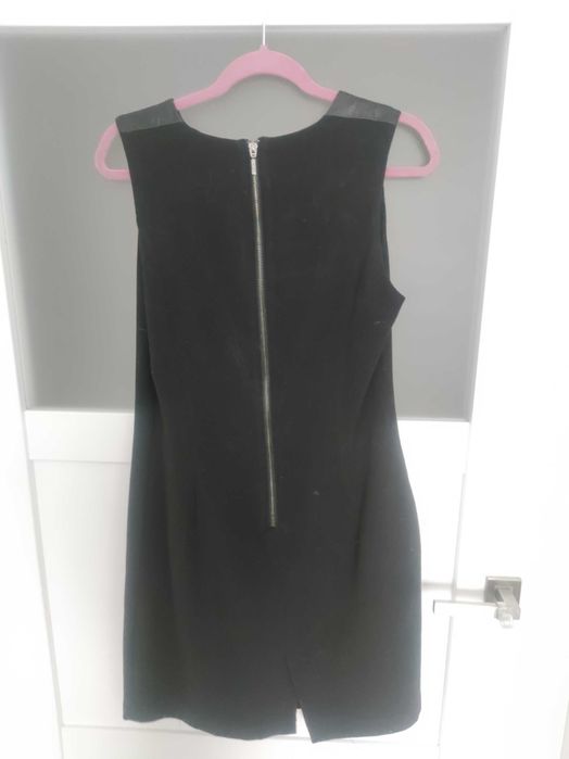 Czarna sukienka Reserved 40