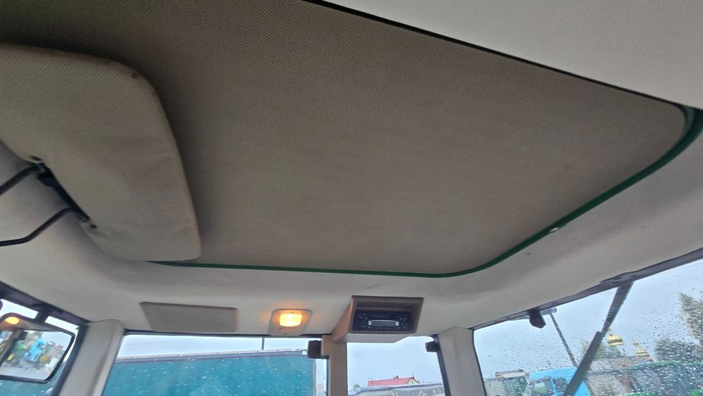 Свіжопривезений трактор Джон дір