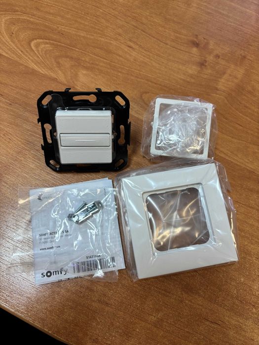 Przełącznik Somfy Smoove Uno WT 5P – nowe, oryginalne  4 szt.