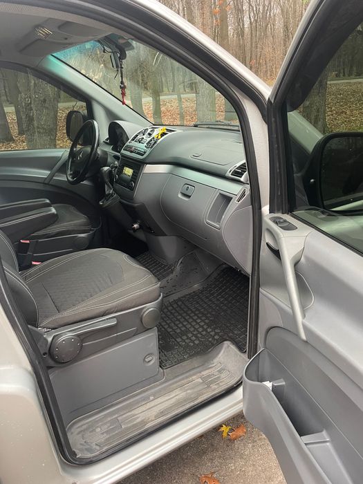 Мерседес Віто грузопассажир