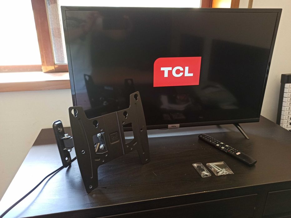 Smart TV TCL 32ES560 (LED - 32'' - 81 cm - HD - E) + Suporte TV p/parede ONE FOR ALL. IMPERDÍVEL!!!