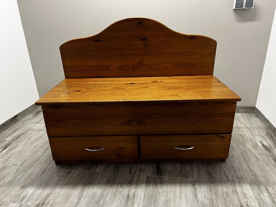 Szafka na obowie i akcesoria.