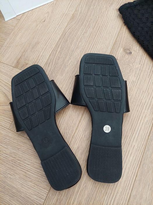 Czarne klapki eko skóra