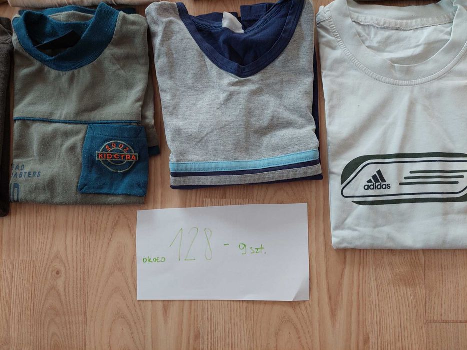 Koszulki dla dziecka  128 cm - 9 sztuk