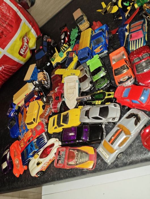 Coleção de Carros Miniatura Hot Wheels e Matchbox