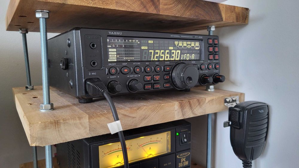 Transceiver Yaesu FT450 z wbudowanym tunerem
