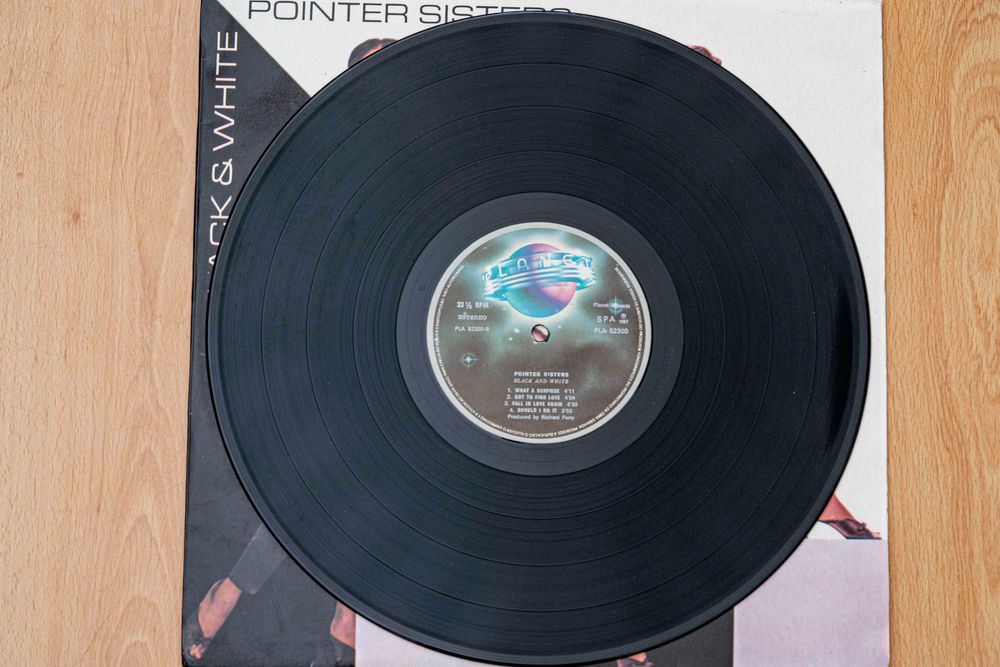 Disco vinil pointer sisters,titulo black and white
