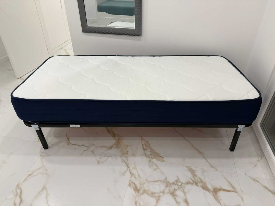 Cama solteiro Estrado metálico com pés NOVO + Colchão por estrear!