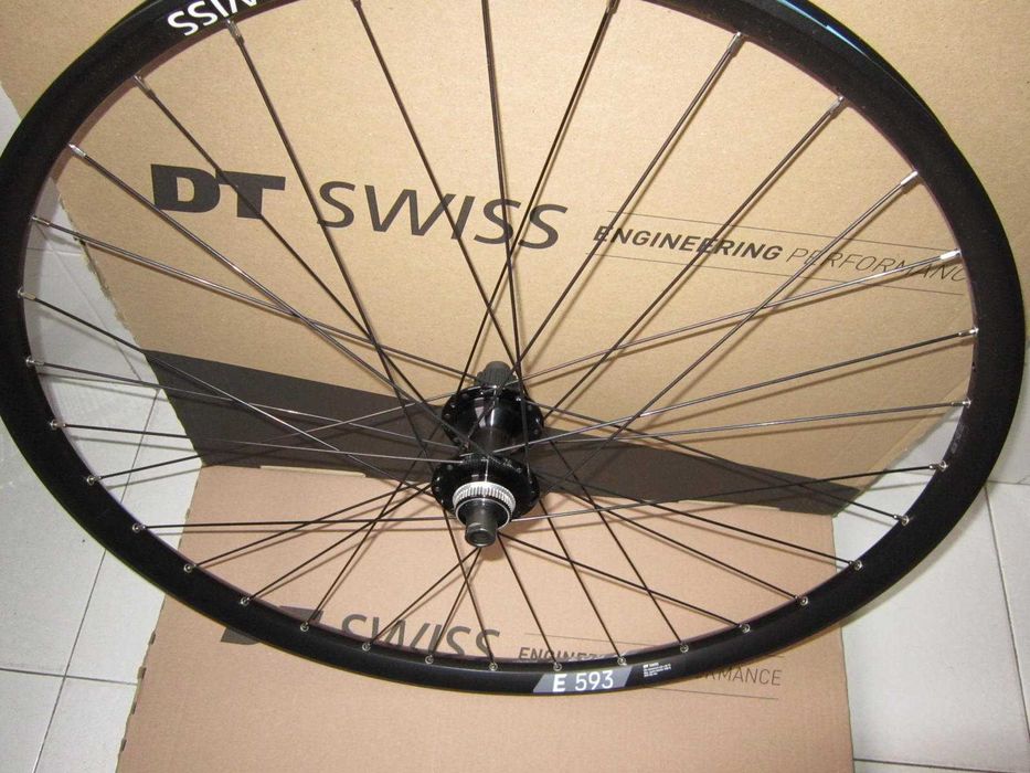 Roda 29"nova DT Swiss, 30mm larg.interna Boost 148x12 Microspline, CL.