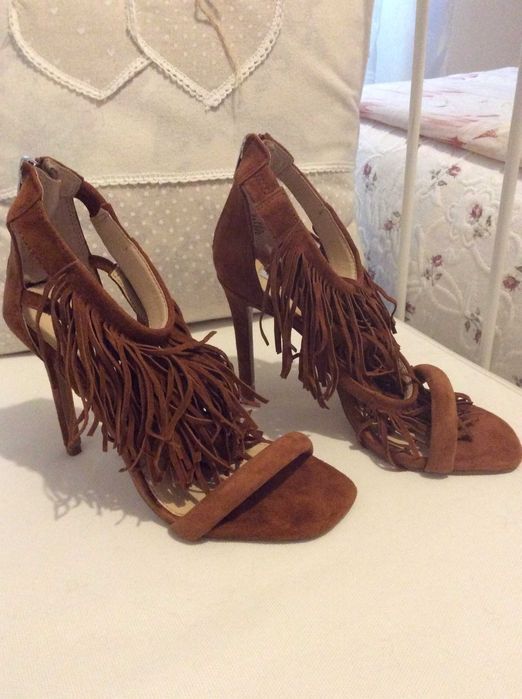 Sapatos de luxo salto alto,