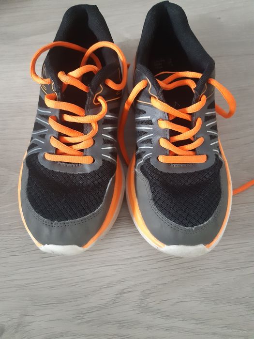 Buty sportowe w rozmiarze 35