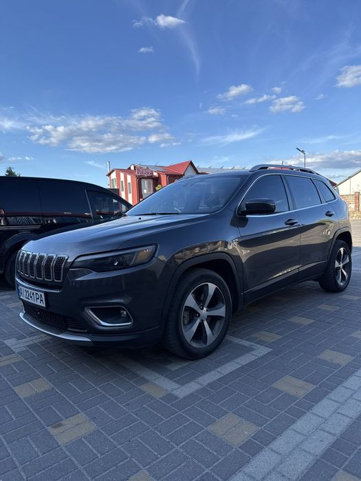Продам Jeep Cherokee 3.2 бензин 2018р.