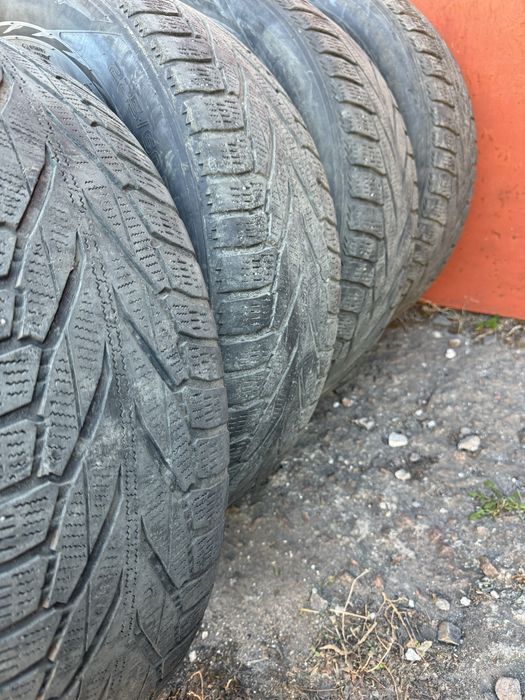 Продам комплект зимней резины.