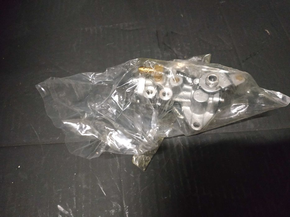 Dozownik oleju silnik Suzuki DT140 Nowy